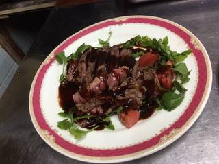 牛肉のタリアータバルサミコ風味