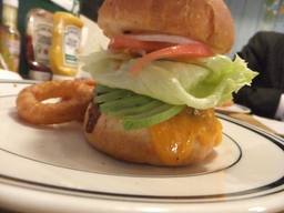 アボカド　レイバー　バーガー