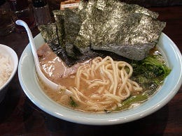 ラーメン中盛り７００円