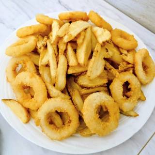 揚げ物２品（フライドポテト・イカリング）