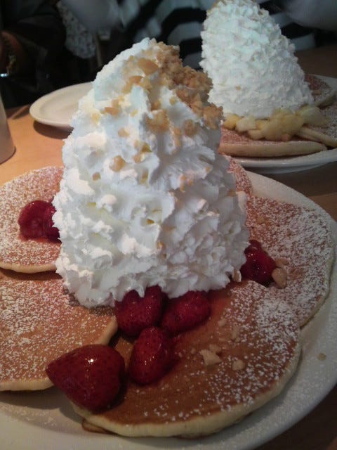 ストロベリーパンケーキ