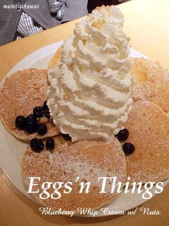 ブルーベリーとホイップクリームのパンケーキ