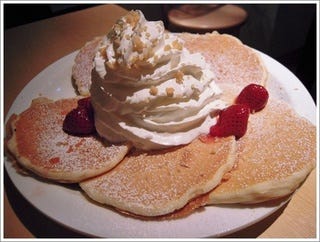 ストロベリーホイップクリームとマカデミアナッツ