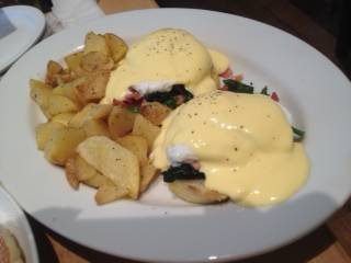 エッグスベネディクト