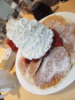 ストロベリーパンケーキ