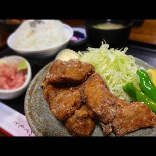 まぐろのから揚げ定食