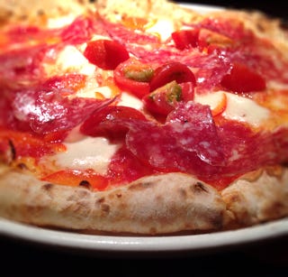 ピザ　　本日のカプリチョーザ