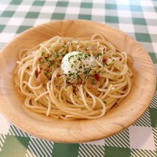 半熟卵のペペロンチーノ