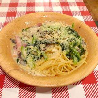 きのことほうれん草のクリームスパゲッティ