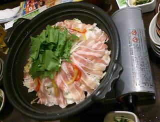 野菜たっぷり・豚バラ肉の陶板焼き