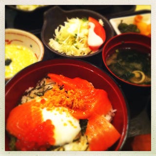 サーモンといくらの親子丼