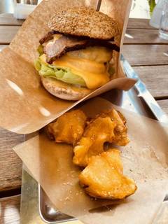 ベーコンチーズバーガー