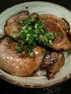 チャーシュー丼