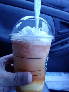 マンゴー　パッション　ティー　フラペチーノ