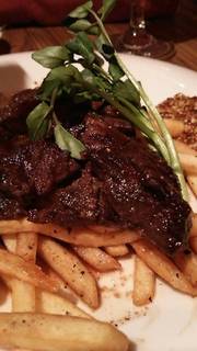 牛ハラミのこんがりグリエ　グレービーソース