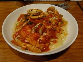 海の幸のトマトソース