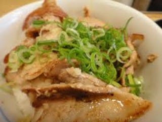 塩豚カルビ丼