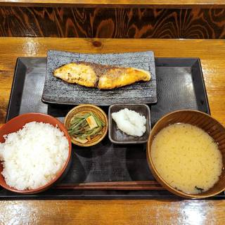 寒ブリ塩焼き定食