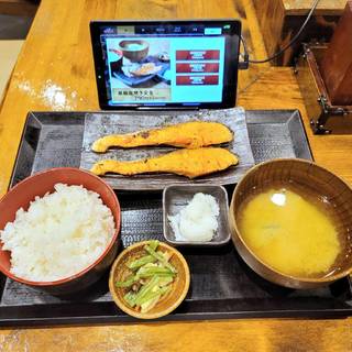 銀鮭塩焼き定食
