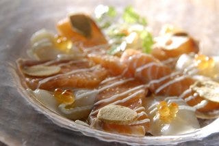 とろ鮭、いくら、ほたて貝柱の北海カルパッチョ