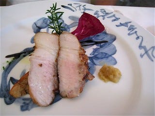 梅山豚ロース肉のタリアータ