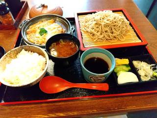 そばとかつ重のランチ