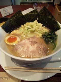 豚骨醤油ラーメン