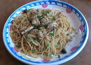 チキンと長ネギ・しめじ　黒七味風味