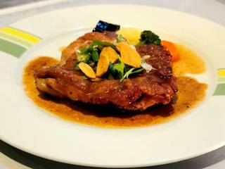 チキンステーキ（ガーリックソース）