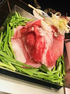 黒毛和牛モモの鉄板とろ肉タワー