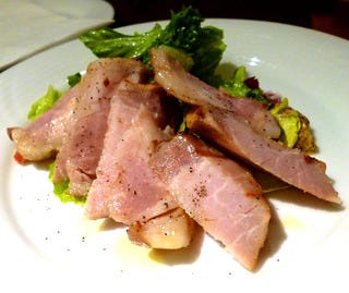 イベリコ豚ロース肉の自家製ハム炭火焼