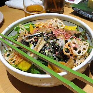 根菜チップのチョレギサラダ