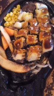 たっぷりチーズステーキハンバーグ