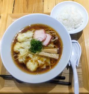 黒海老ワンタン麺4個入り