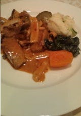 ビーフストラノガノフ