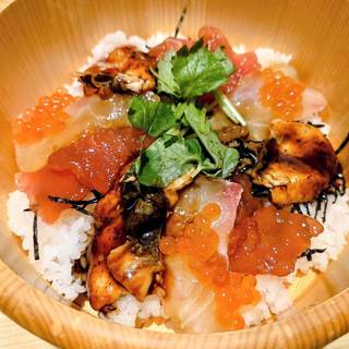 海鮮ちらし　ひつまぶし風だし茶漬け