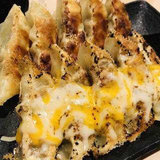 炙りチーズ餃子