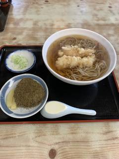 天ぷら蕎麦と昆布のおにぎり