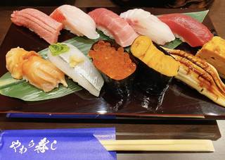 特上　握り１０貫　赤出し付き