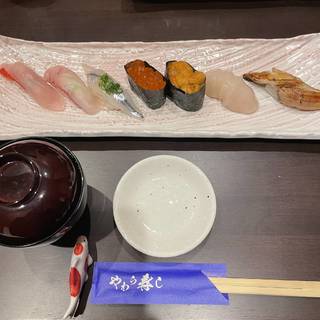 特上　握り１０貫　赤出し付き