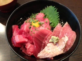 まぐろ丼