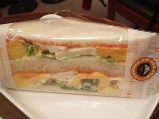 目玉焼きサンドイッチ