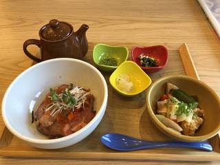 赤身肉の和風ローストビーフ丼　だし茶漬けｓｔｙｌｅ