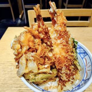 とうもろこしのかき揚げ海老の天丼