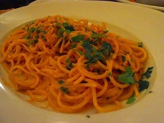 北海産生ウニ、トマトクリームソースのスパゲッティー