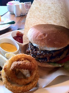 ガーデンラウンジ風ハンバーガー