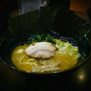 醤油豚骨ラーメン