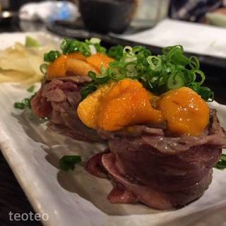 うにの牛肉巻き