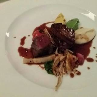 シェフ厳選コースにヴーヴクリコのハーフシャンパン＆デザートプレート付