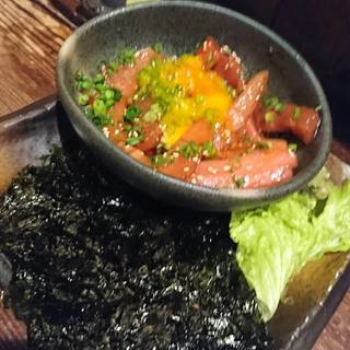 マグロと焼き茄子のユッケ仕立て    韓国海苔巻き